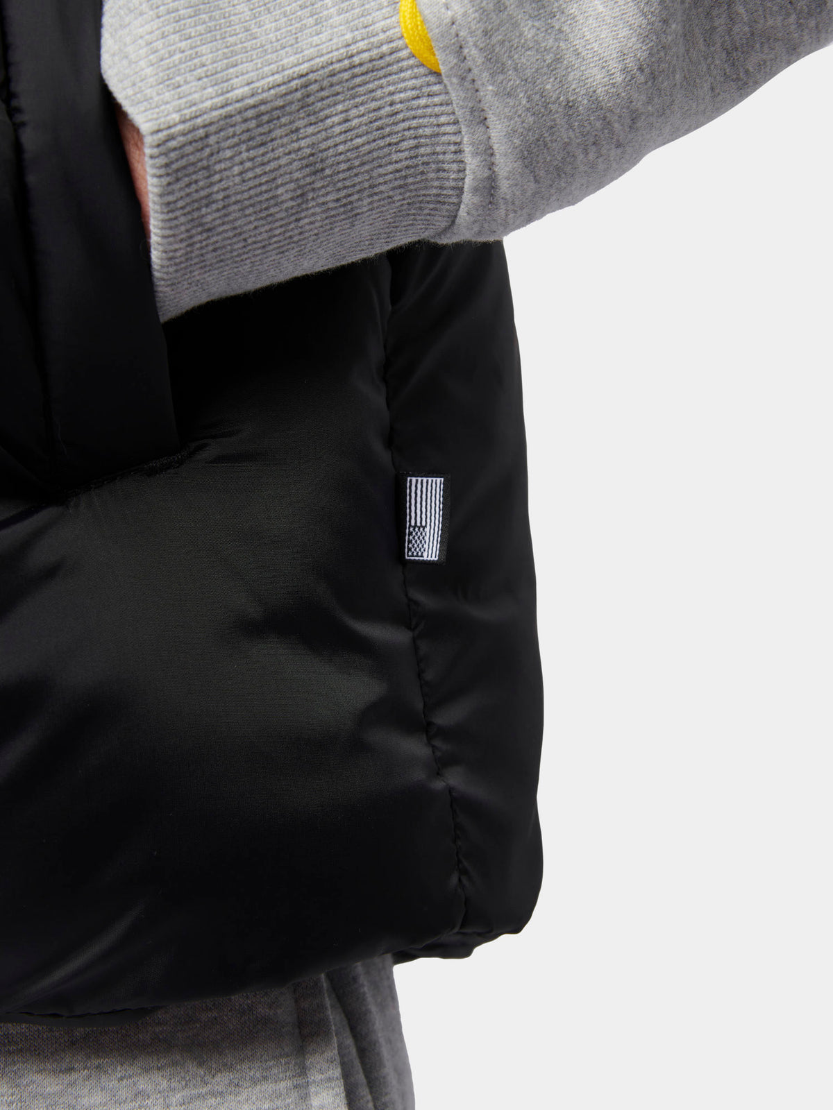 Flyers Mens Wide Baffle Gilet Black